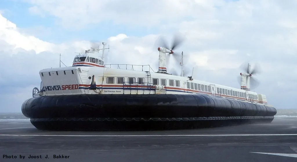 WHAT HAPPENED TO BRITAIN’S PASSENGER HOVERCRAFT?